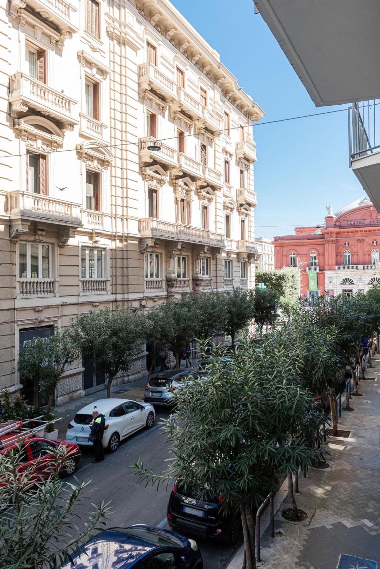 Al Teatro Rooms Bari Exteriér fotografie